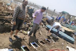 Palghar police raid Arnala beach; seize liquor worth Rs 2 lakh