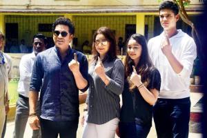 Sachin Tendulkar, Sunil Gavaskar and families get inked