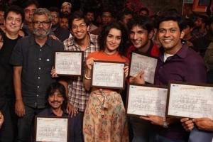 Nitesh Tiwari calls Shraddha 'heartthrob' after Chhichhore wrap-up