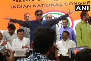 Elections 2019: Shatrughan Sinha joins Congress