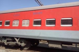 Female foetus found in pipeline of a train at Lokmanya Tilak Terminus