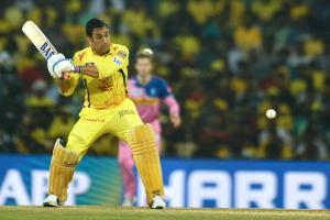 Twitter hails Dhoni after match-winning knock and cool captaincy vs RR