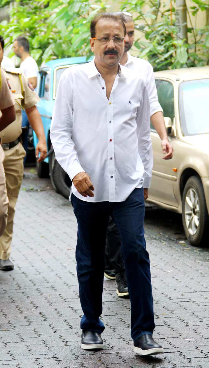 Baba Siddique arrives for Kaykasshan Patel's husband Areef Patel's funeral.