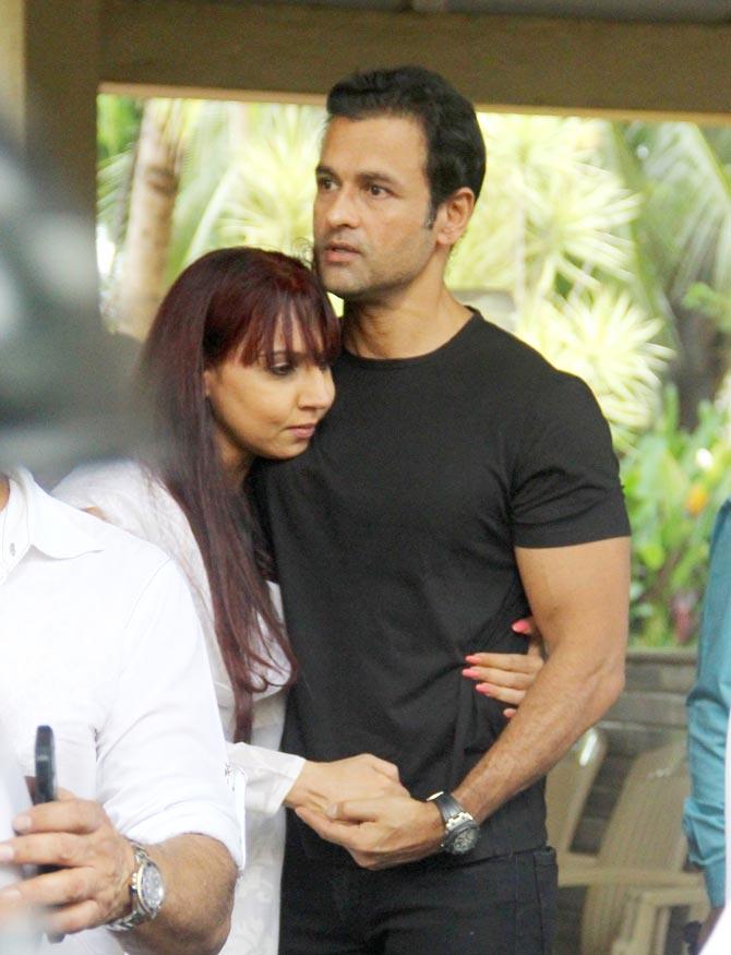 Actor Rohit Roy at Kaykasshan Patel's husband Areef Patel's funeral. Rohit Roy is noted for the television series Swaabhimaan films like Shootout at Lokhandwala, LOC, Plan, Ek Khiladi Ek Haseena and Kaabil.