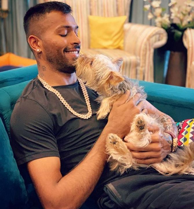 Hardik Pandya posted this picture with his dog and captioned it as, 