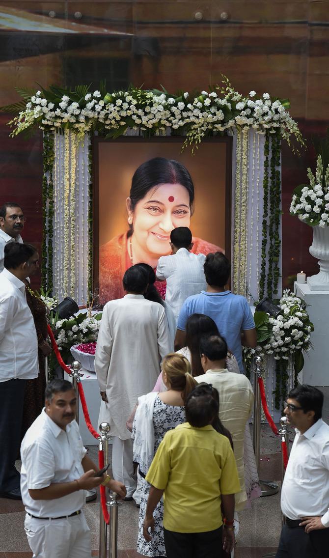 Former Minister of External Affairs and veteran BJP leader Sushma Swaraj's condolence meeting was held on August 9, 2019, four days after the 67-year-old politician passed away after suffering a cardiac arrest. The condolence meet, which is also known as 'Uthawani' ceremony was attended by Manohar Lal Khattar, Kiran Bedi, Shabana Azmi, Jagat Prakash Nadda to name a few.