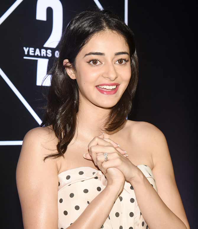 After her debut Student Of The Year 2 alongside Tiger Shroff and Tara Sutaria, Ananya Pandey will be next seen in Pati Patni aur Woh which also stars Bhumi Pednekar and Kartik Aaryan.