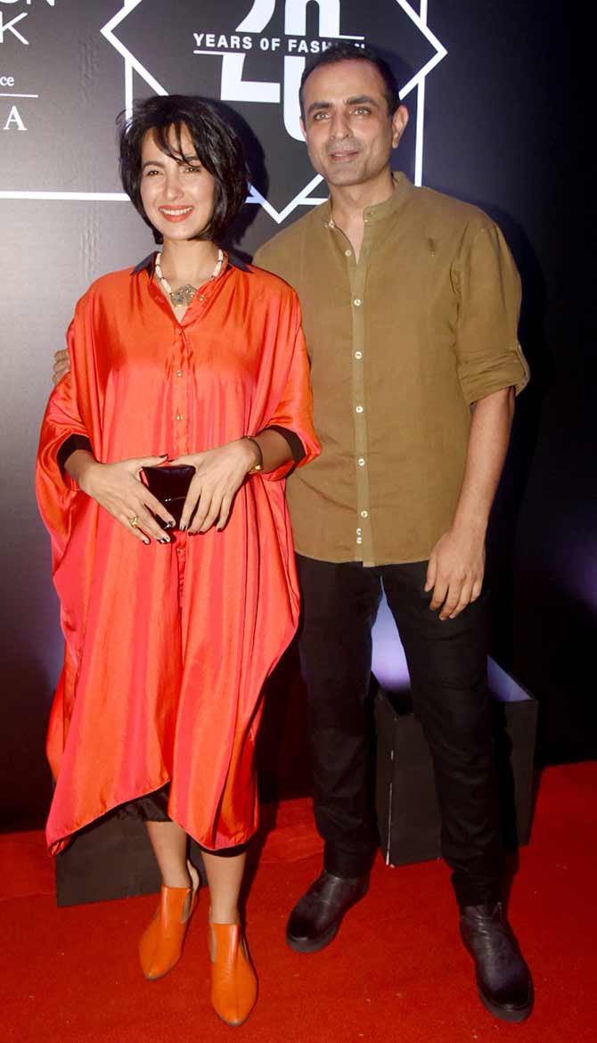 Shraddha Nigam kept it classy with an orange shirt-dress, paired with tan coloured ankle-length boots for the event. On the personal front, got married to Mayank Anand and owns a fashion line.
