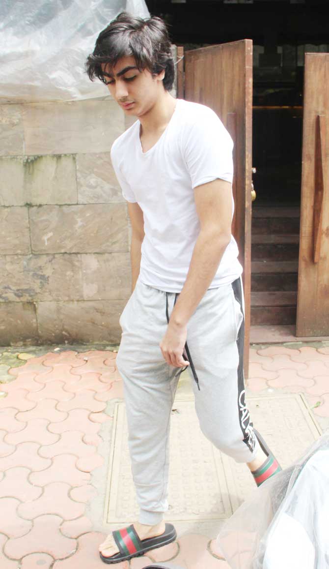 Nirvaan Khan opted for a white t-shirt, paired with grey joggers pants when clicked with father Arbaaz Khan and Giorgia Adnriani at a popular restaurant in Bandra, Mumbai.