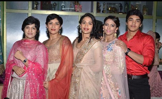 In picture: 'Paanch Paandav' Babita Phogat  with her sisters Geeta, Sangita and Ritu and their brother Dushyant.