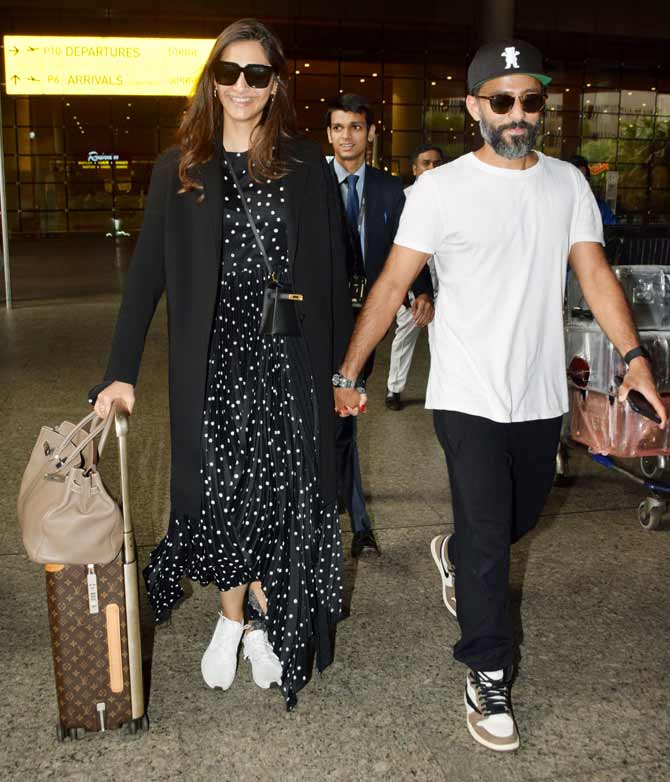 Sonam Kapoor Ahuja and husband Anand Ahuja were spotted at the Mumbai airport. Sonam-Akshay Kumar-starrer Pad Man won the National Award for Best Film on Social Issues last week. The actress talking about the win on Instagram said, 