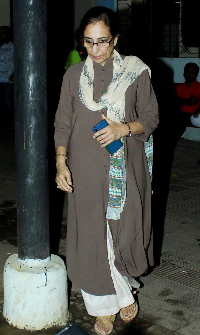 Vidya Sinha comfortably straddled both commercial and alternate cinema. She was noted for her sombre roles as well as light and romantic films with many top actors of the era. Among her other notable films were Hawas (1974), Chhoti Si Baat (1975), Mera Jeevana (1976), the crime-thriller Inkaar, Kitaab (both 1977), Pati, Patni Aur Woh and Basu Chatterjee's Safed Jhooth (both 1978), a horror flick Saboot (1980), Love Story and as a gangster in Josh (both 1981).