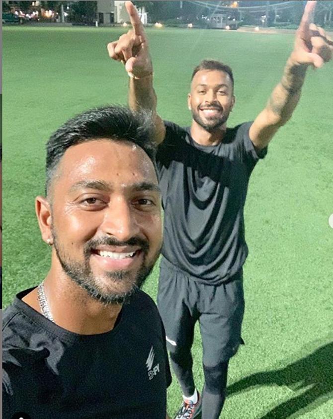 The Pandya brothers, Krunal and Hardik were seen sweating it out at a private cricket club in Bandra. The duo was going up against each other, completing sprints covering the length of the ground.