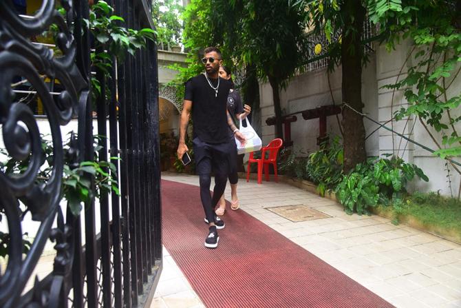 Hardik Pandya was also seen at a private gym the next morning with a friend. He was wearing a black t-shirt and black shorts.