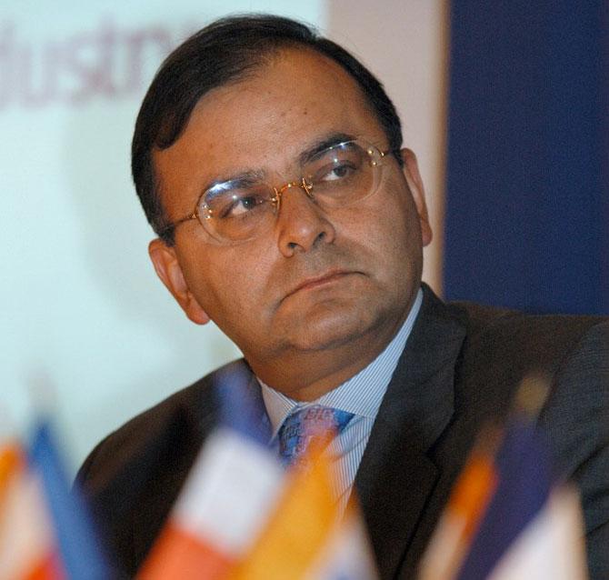 Arun Jaitley, a politician and attorney was born on December 28, 1952 to Maharaj Kishen Jaitley and Ratan Prabha Jaitley. His father was a lawyer and his mother, a housewife. Jaitley's parents had shifted from undivided Punjab. He had two siblings. Arun Jaitley married Sangeeta, daughter of former Jammu and Kashmir finance minister Girdhari Lal Dogra, in 1982. He is survived by his wife and two children, Rohan and Sonali. Sonali married Jaiyesh Bakhshi. Both his children are lawyers. His niece Ridhi Dogra and nephew Akshay Dogra are television actors