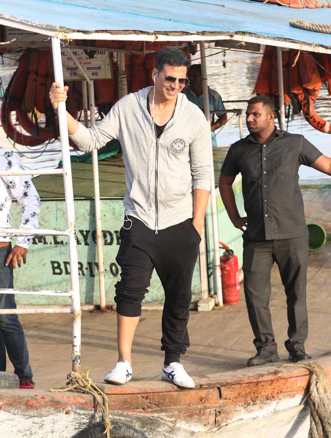 Akshay Kumar and Kiara Advani were spotted taking a ferry for Madh Island from Versova Jetty, Mumbai. The duo was all elated to take a boat ride to reach the shoot location. All pictures/Yogen Shah
