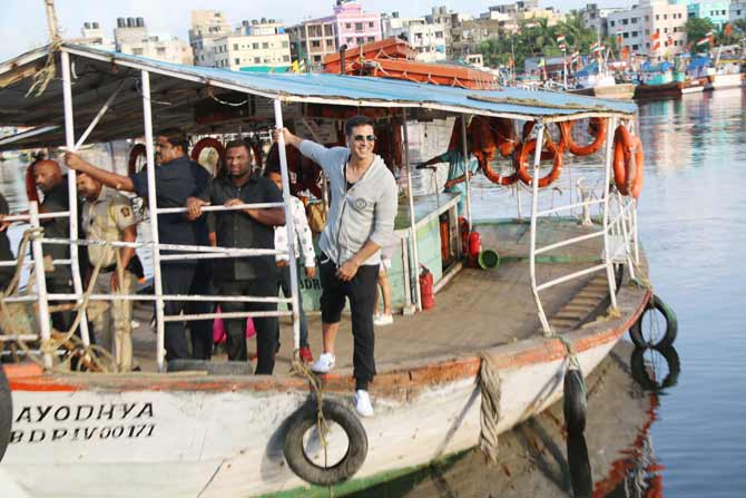 On the work front, Akshay Kumar will also be a part of Rohit Shetty's cop universe, and its next release, Sooryavanshi. The film also stars Katrina Kaif in a pivotal role among others. Akshay, on the other hand, will also be seen in the Bollywood remake of a popular thriller Kanchana, named Laxmmi Bomb.