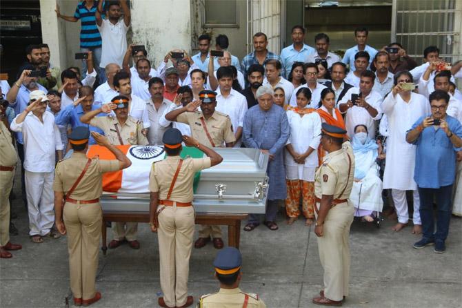 The funeral procession of Khayyam Sahab started from his home in Dakshina Park Society, Juhu, at around 4 p.m., and wend its way to the Four Bungalows Kabrastan. The last rites were performed at 4.30 p.m. and he was accorded full state honours, including a gun salute.