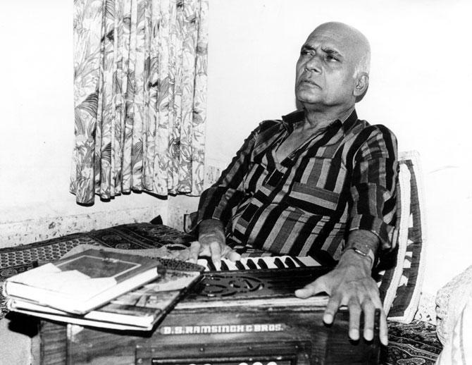 That, of course, did not stop Khayyamji's journey. Five years on, it was time for his solo break.