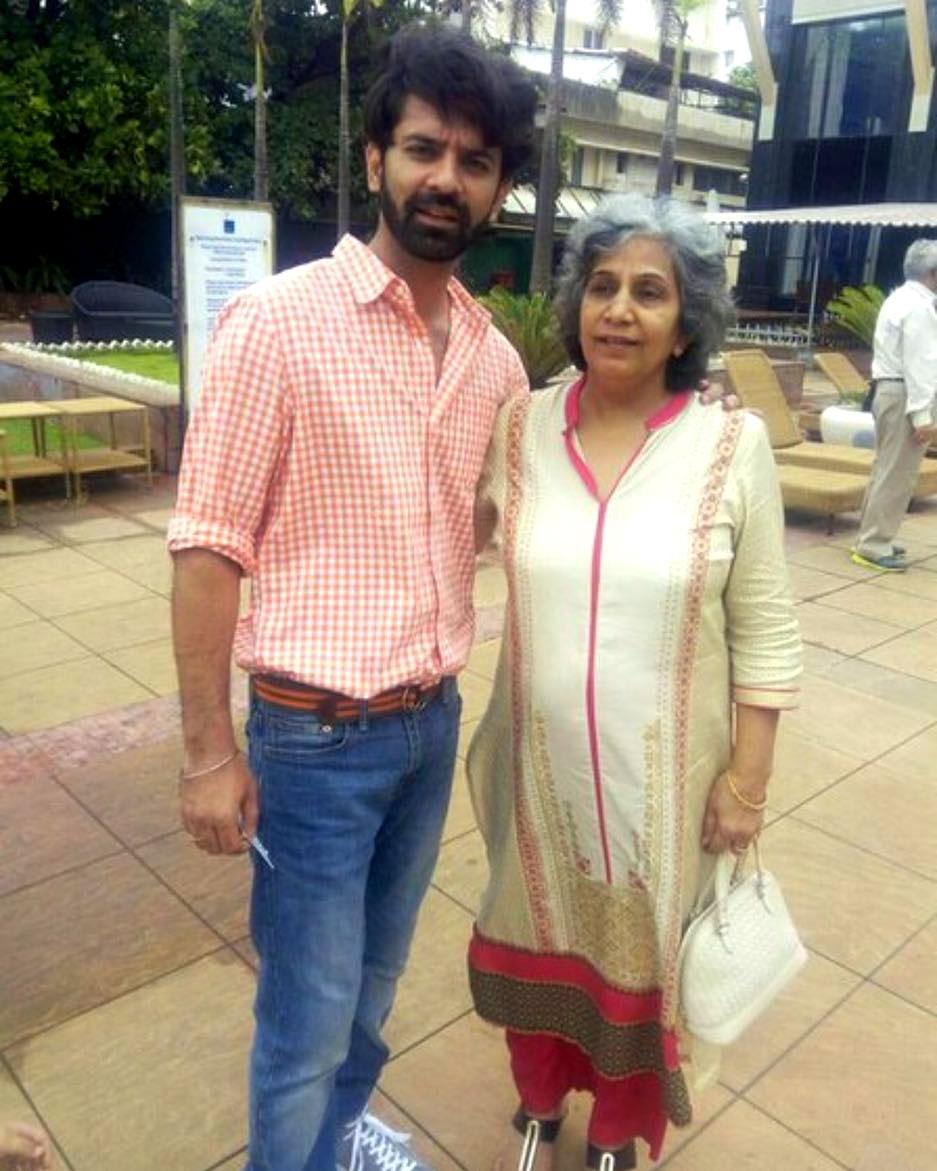 Barun Sobti became a popular name after his portrayal of Advay Singh Raizada alongside actress Sanaya Irani in the television show Iss Pyaar Ko Kya Naam Doon (2011). However, his journey in the TV industry started in 2009.