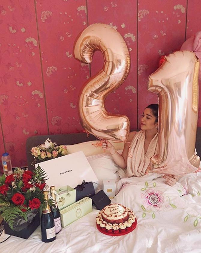 Sara Tendulkar posted this picture from her 21st birthday and wrote, 