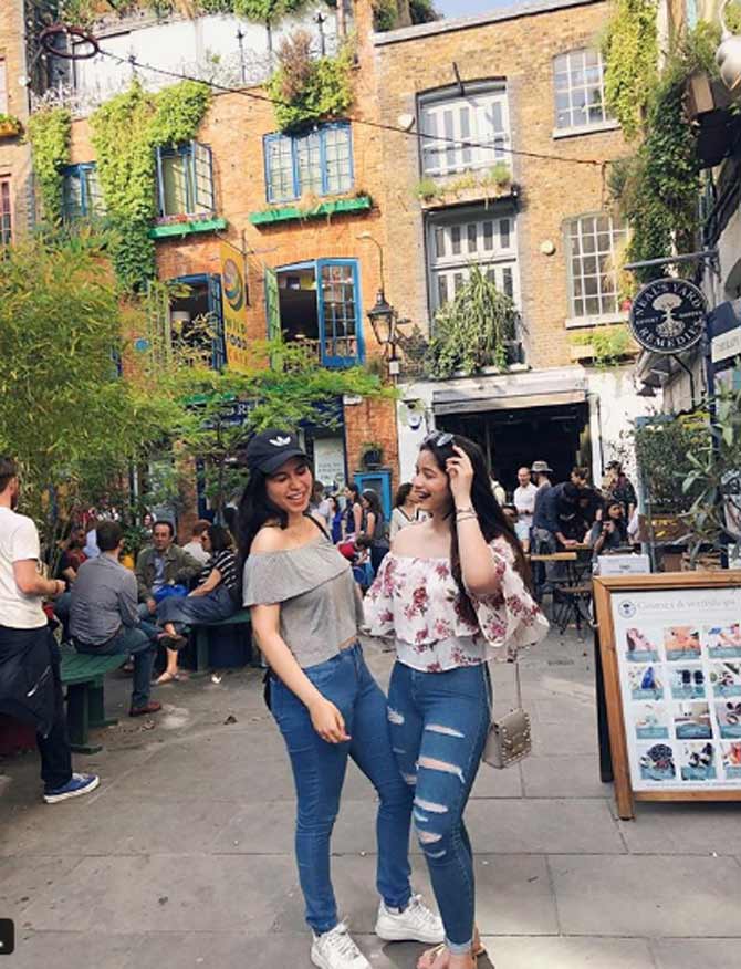 Sara Tendulkar is a music junkie, in this picture Sara is spotted with a friend outside a music concert. 