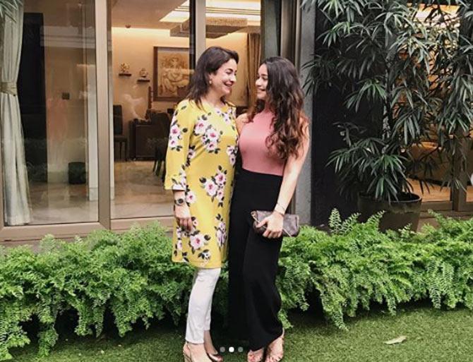 Sara Tendulkar posted this picture of herself with her mom Anjali Tendulkar on Mother's Day. Sara wrote, 