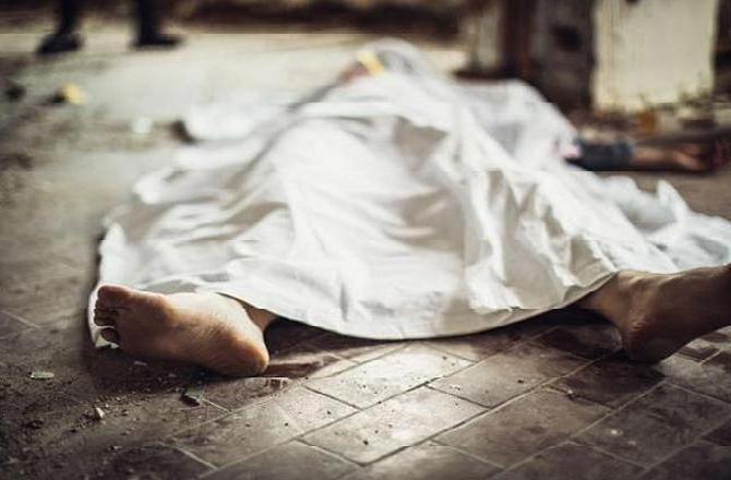 In April 2019, a 70-year-old man was found dead at his flat in Borivli West. The police later discovered that he had been murdered after the post-mortem showed that the senior citizen's death was unnatural. The deceased has been identified as Vaman Manohar Joshi, who was residing with his 32-year-old son in Jamuni Galli, Borivli West. The police registered a murder case against unknown accused and the case is currently underway
