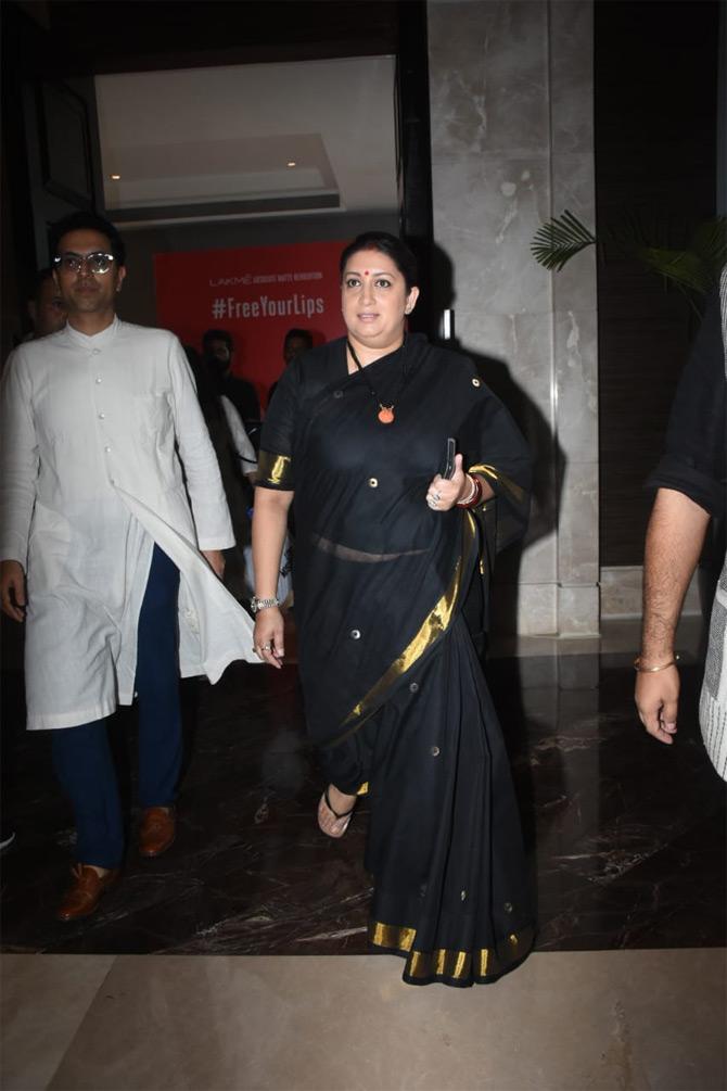 Union Minister Smriti Irani, who was seen attending Day 2 of the Lakme Fashion Week 2019, won many hearts with her ethnic look as the 43-year-old politician sported a black cotton saree for the event held in Mumbai.