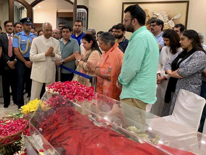 President of India, Ram Nath Kovind was one of the first visitors to pay tribute to the mortal remains of the late Arun Jaitley at his residence in Greater Kailash, New Delhi