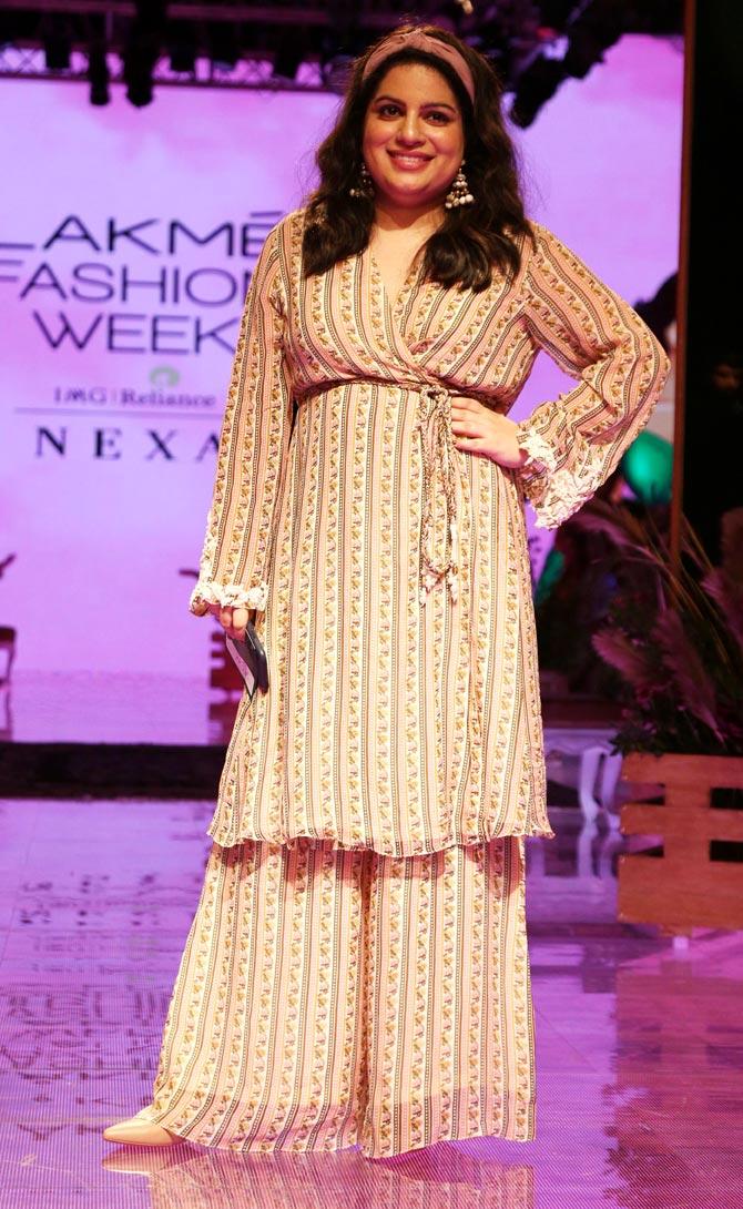 Comedian-actress Mallika Dua looked pretty as she walked the ramp at LFW 2019.
