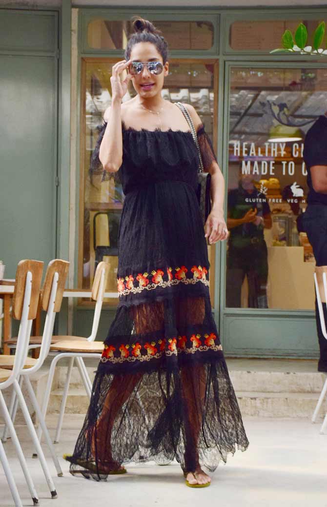 Lisa Haydon was clicked out and about in Bandra, Mumbai, looking chic as always. (All pictures/Yogen Shah)