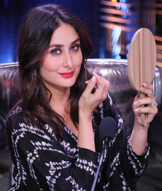 Pal Pal Dil Ke Paas team - Sunny Deol, the director of the film, and the debutantes Karan Deol and Sahher Bambba were spotted on the sets of Dance India Dance to promote their upcoming film. All pictures/Yogen Shah
In picture: Kareena Kapoor posed for the shutterbugs before giving her shot at the reality dance show.
