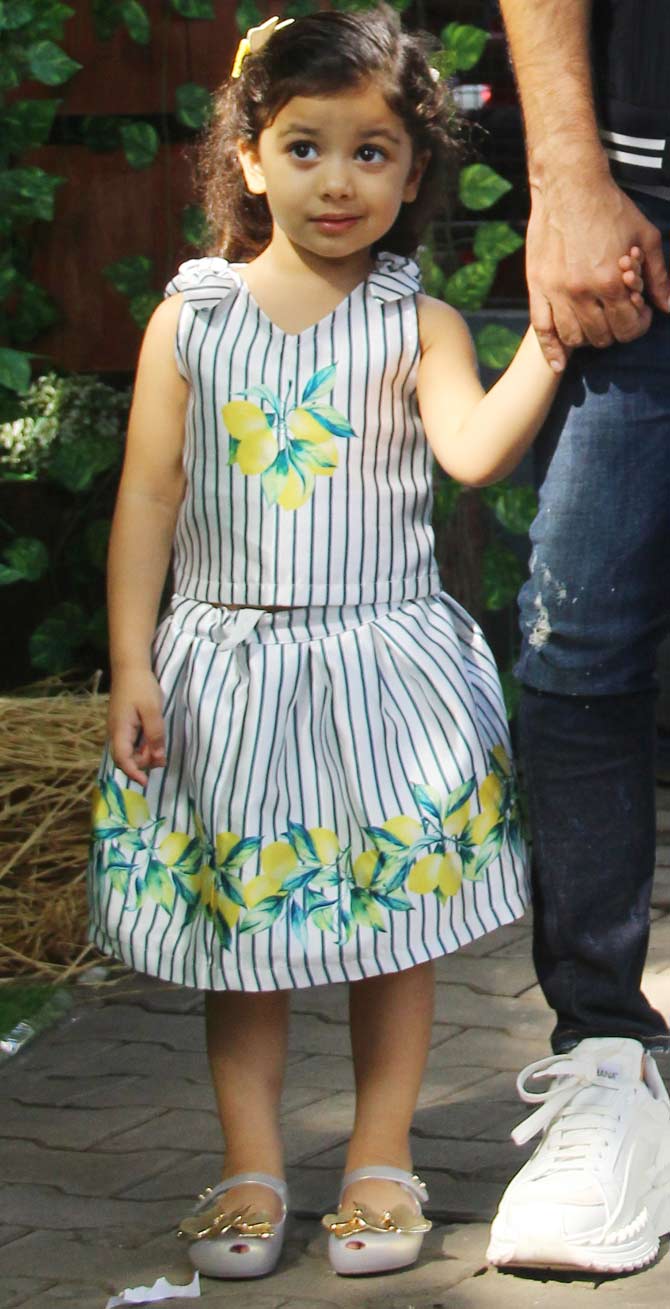 Misha Kapoor looked adorable in a monochrome baby dress she wore for the evening. Well, right from the day Misha was born, the little one has constantly been under media glare. In fact, Shahid Kapoor and Mira have time and again expressed concern over the attention given by the shutterbugs.