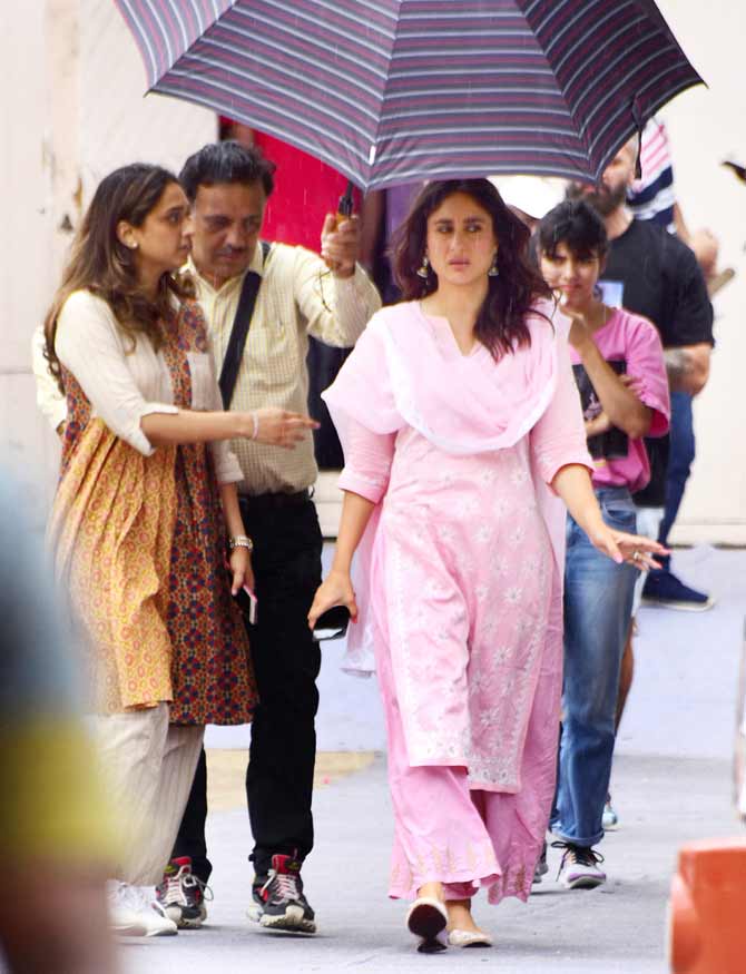 There was even a photo of Kareena Kapoor Khan posing with little Tim doing the rounds of the internet. Kareena is seen wearing ethnic wear, and Taimur found solace in her arms.