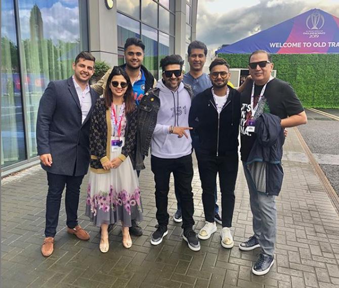 Sakshi Dhoni makes it a point to attend all cricket matches that feature MS Dhoni and cheer for him.
Sakshi Dhoni posted this picture with close acquaintances Guru Randhawa, Kabir Bahia and other friends during the 2019 Cricket World Cup. 