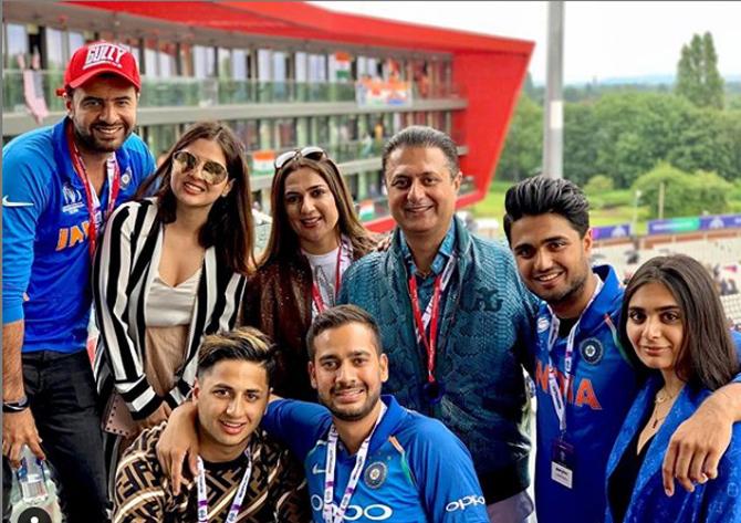 Sakshi Dhoni posted this picture from a World Cup 2019 venue, she was present at the ground cheering for MS Dhoni with her gang of friends.