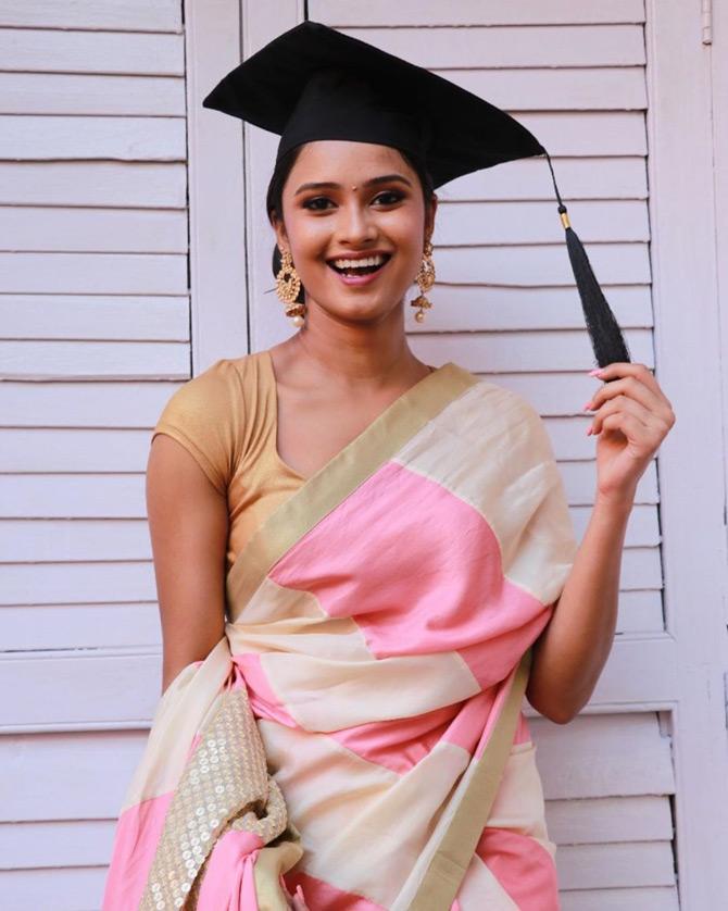 Indian beauty pageant winner and Miss Diva 2017, Shraddha Shashidhar was born on September 3, 1996. The 22-year-old model from Chennai finished her schooling from Army Public School, Deolali, Nashik and pursued her education by getting a degree in Bachelors in Mass Media (BMM) from Sophia College. Pic/Instagram Shraddha Shashidhar