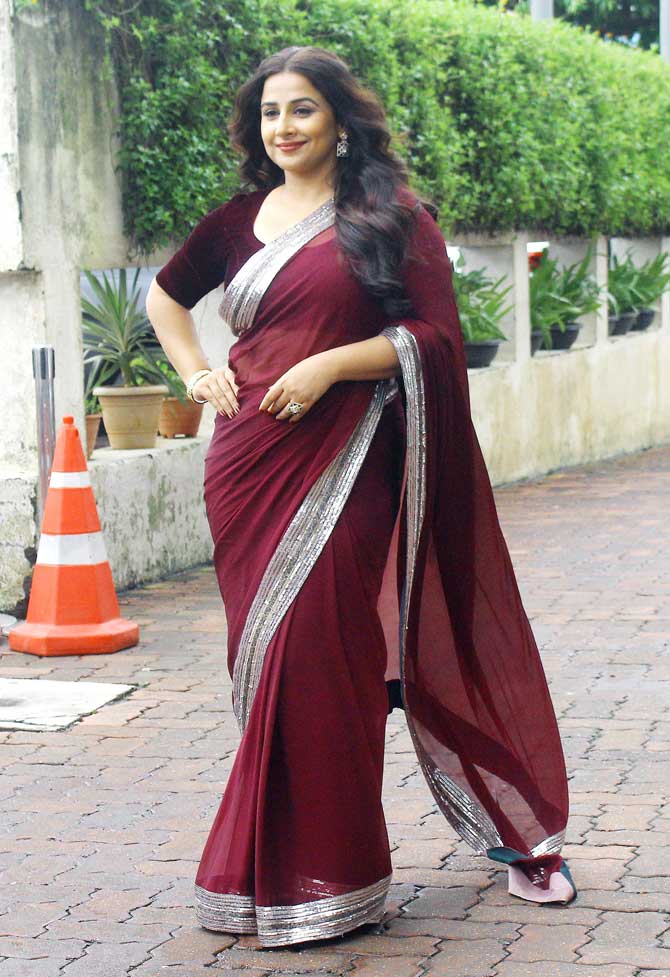 The star cast of Mission Mangal are leaving no stone unturned to promote their film. Akshay Kumar, Vidya Balan, Sonakshi Sinha, and Nithya Menen graced the dance reality show Dance Deewane 2. For the promotions, Vidya looked elegant in her bright maroon saree. All Pictures/Yogen Shah