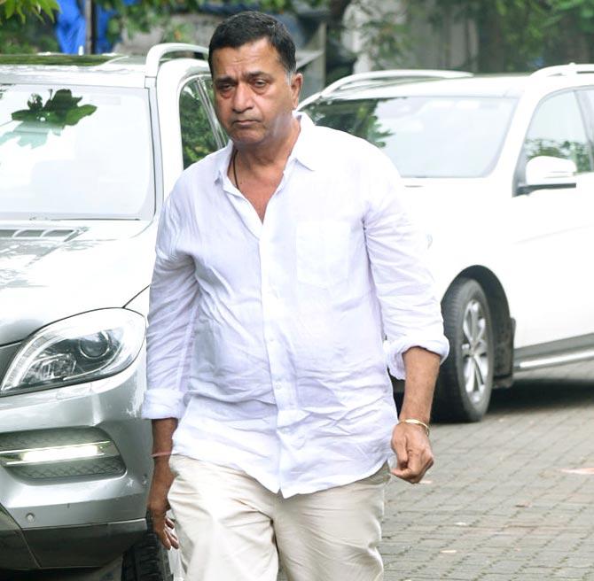 Vicky Kaushal's father and stunt director Sham Kaushal at J Om Prakash's last rites in Vile Parle.