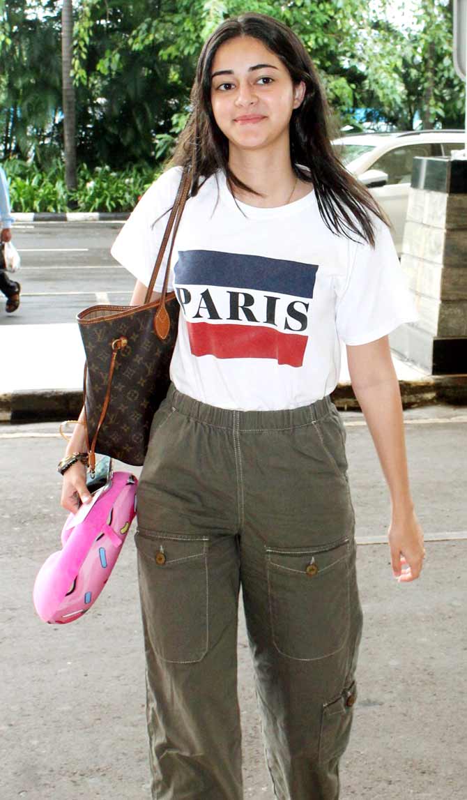 Ananya Panday, who will be net seen in Pati, Patni Aur Woh, opted for army green cargo pants, paired with a basic white t-shirt as her airport look. Comfy, isn't it?