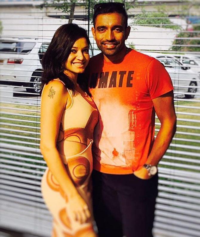 Stylish Indian batsman Robin Uthappa who has been an IPL veteran over the years is a graduate from Jain University.
In pic: Robin Uthappa with wife