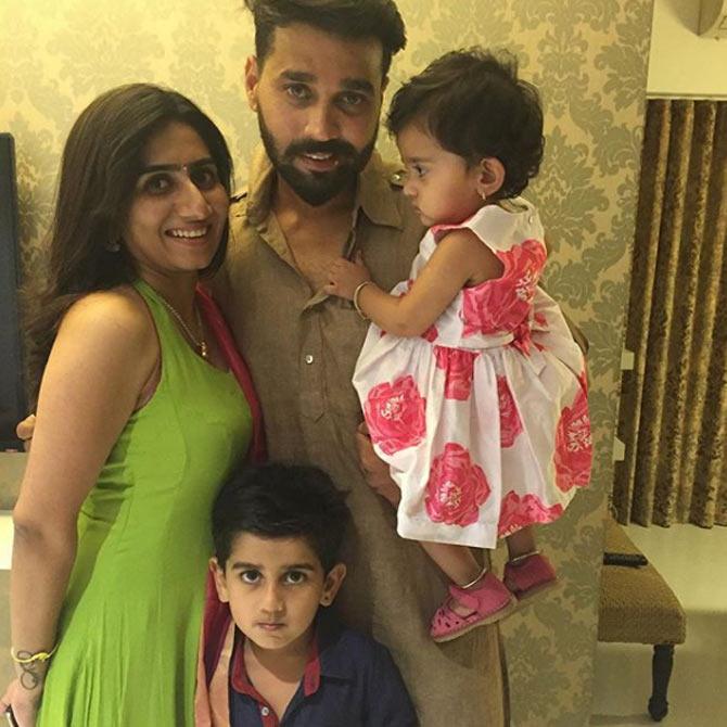 Indian Test opener Murali Vijay excelled in studies before becoming an Indian international cricketer. He is a post-graduate in economics.
In pic: Murali Vijay with family