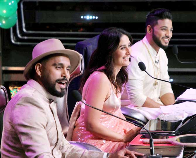 Angrezi Medium is the sequel to Irrfan and Pakistani actress Saba Qamar's Hindi Medium (2017). While Irrfan plays the father to Radhika Madan, Kareena Kapoor plays the role of a cop in London. Dimple Kapadia is also a part of this one. Helmed by Homi Adajania, Angrezi Medium is slated for an April 2020 release.