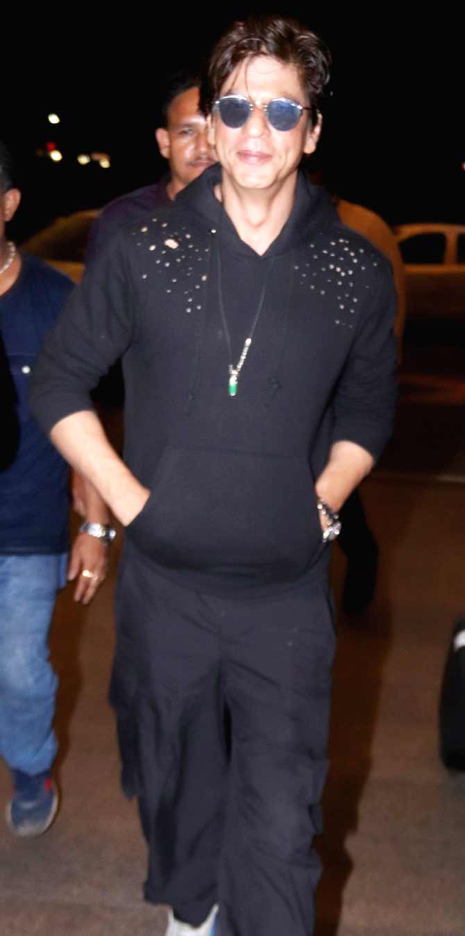 Shah Rukh Khan was also spotted at the Mumbai airport. On the professional front, SRK is currently co-producing content for Netflix. Shah Rukh's co-production Betaal is a horror series which is written and directed by Graham and co-directed by Nikhil Mahajan. This will mark as the third collaboration of Shah Rukh Khan with Netflix, after Bard of Blood, featuring Emraan Hashmi, and Class of 83 with Bobby Deol.