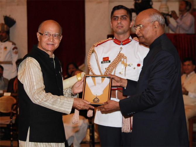 In pic: Chairman of Deendayal Research Institute, Virendrajeet Singh receives the Bharat Ratna from President Ram Nath Kovind on behalf of Nanaji Deshmukh.