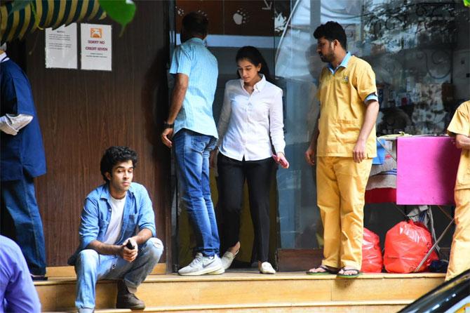 A few months ago, Radhika Merchant was seen helping out a beggar by giving her some money, after which the woman blessed her