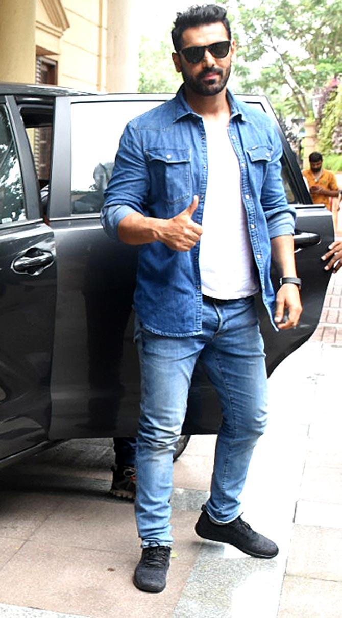 John abraham black t shirt sale