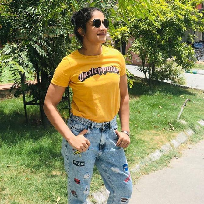 Sangeeta Phogat posted this picture where she is upping the style quotient while enjoying a day out with her friends.