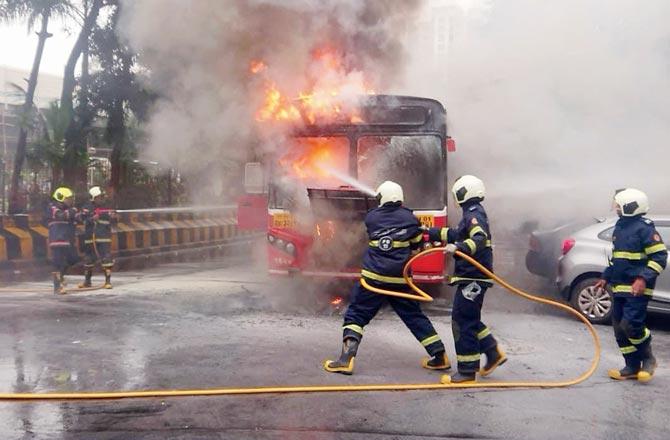 The BEST bus on the way to Worli caught fire near Maheshwari Udyan in Matunga on July 31